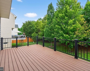 7629 Hamelin Lane - Photo Thumbnail 20