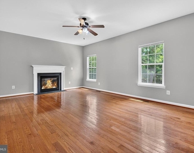 7629 Hamelin Lane - Photo Thumbnail 11
