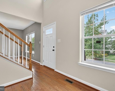 7629 Hamelin Lane - Photo Thumbnail 4