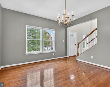 7629 Hamelin Lane - Photo Thumbnail 5