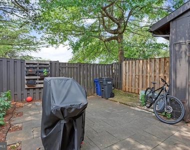 129 Willow Place - Photo Thumbnail 15