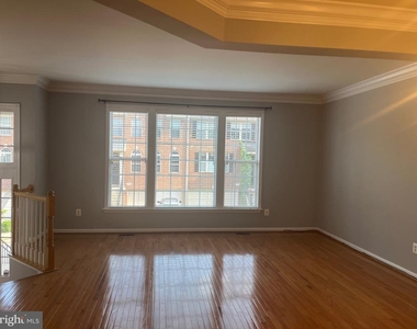 47670 Loweland Terrace - Photo Thumbnail 2