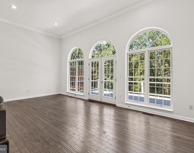 26101 Nimbleton Square - Photo Thumbnail 5