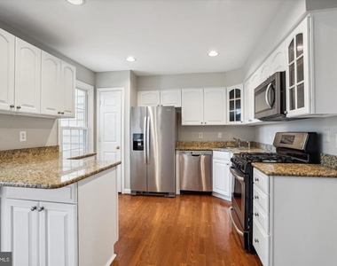 14634 Battery Ridge Lane - Photo Thumbnail 3