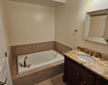 1369 Park Garden Lane - Photo Thumbnail 12