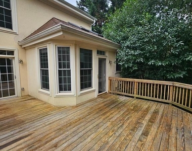 1369 Park Garden Lane - Photo Thumbnail 6