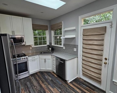 1369 Park Garden Lane - Photo Thumbnail 3