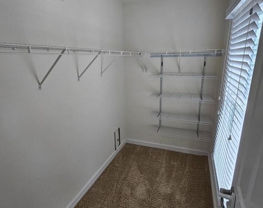 1369 Park Garden Lane - Photo Thumbnail 18