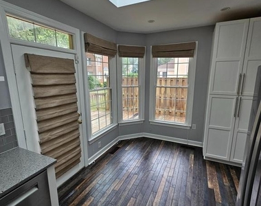 1369 Park Garden Lane - Photo Thumbnail 4