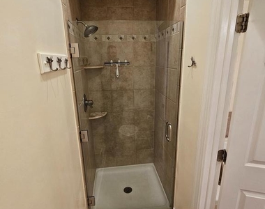 1369 Park Garden Lane - Photo Thumbnail 14