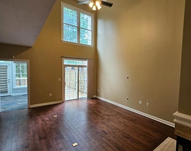 1369 Park Garden Lane - Photo Thumbnail 7