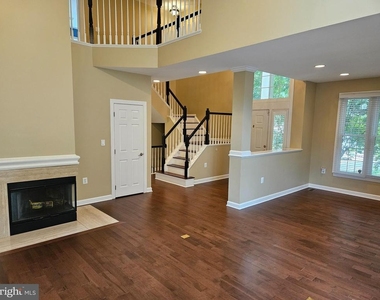 1369 Park Garden Lane - Photo Thumbnail 23