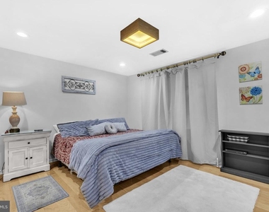 7113 Latour Court - Photo Thumbnail 17