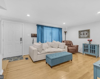 7113 Latour Court - Photo Thumbnail 3
