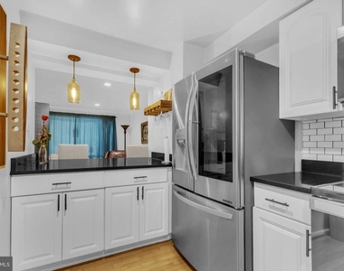 7113 Latour Court - Photo Thumbnail 11
