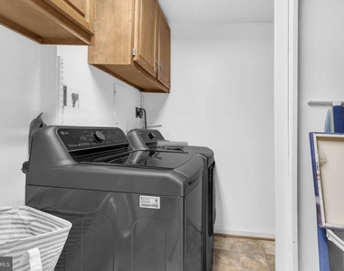 7113 Latour Court - Photo Thumbnail 13