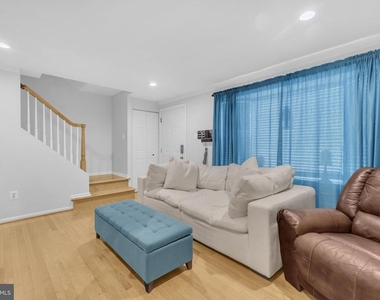 7113 Latour Court - Photo Thumbnail 4