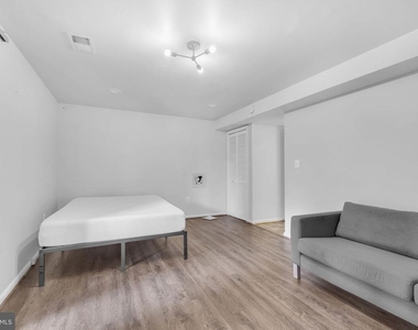 7113 Latour Court - Photo Thumbnail 16