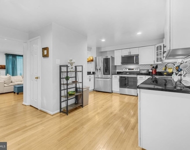 7113 Latour Court - Photo Thumbnail 7