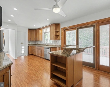 604 Yeonas Drive Sw - Photo Thumbnail 9