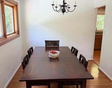 604 Yeonas Drive Sw - Photo Thumbnail 6