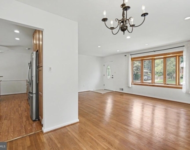 604 Yeonas Drive Sw - Photo Thumbnail 5