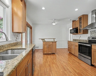 604 Yeonas Drive Sw - Photo Thumbnail 10