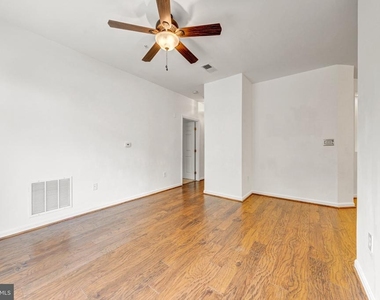 4200 Mozart Brigade Lane - Photo Thumbnail 12