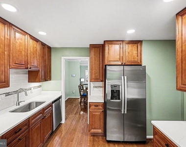 7468 Brighouse Court - Photo Thumbnail 7
