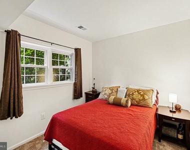 7468 Brighouse Court - Photo Thumbnail 10