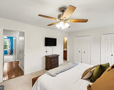 7468 Brighouse Court - Photo Thumbnail 12