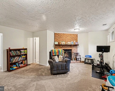 7468 Brighouse Court - Photo Thumbnail 19
