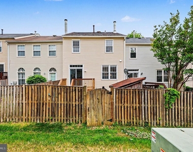 7468 Brighouse Court - Photo Thumbnail 23