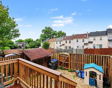 7468 Brighouse Court - Photo Thumbnail 22