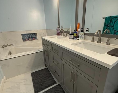 5832 Apsley House Court - Photo Thumbnail 12