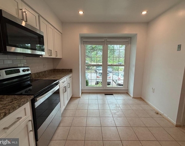 5832 Apsley House Court - Photo Thumbnail 5