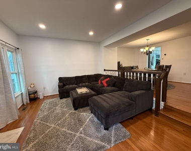 5832 Apsley House Court - Photo Thumbnail 10