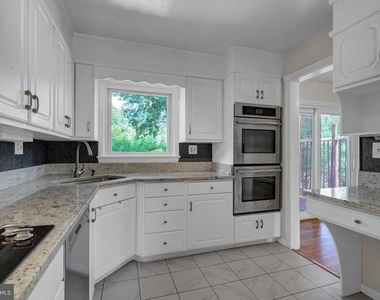 8905 Valley Forge Drive - Photo Thumbnail 26
