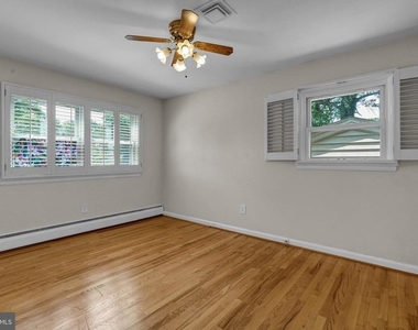 8905 Valley Forge Drive - Photo Thumbnail 19