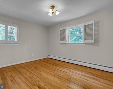 8905 Valley Forge Drive - Photo Thumbnail 16