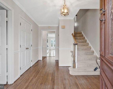 1215 Delta Glen Court - Photo Thumbnail 6