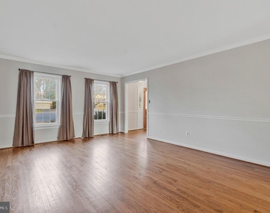 1215 Delta Glen Court - Photo Thumbnail 9