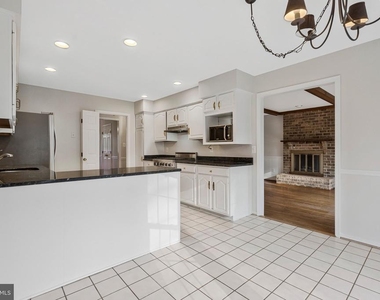 1215 Delta Glen Court - Photo Thumbnail 20