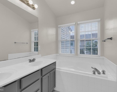 13511 Lavender Mist Lane - Photo Thumbnail 17