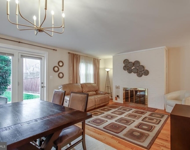 6063 Hardwick Place - Photo Thumbnail 13