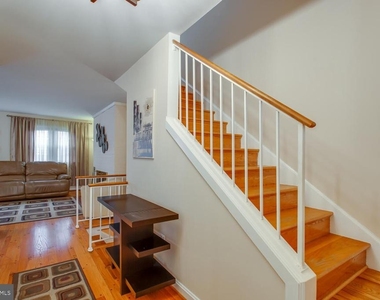 6063 Hardwick Place - Photo Thumbnail 8