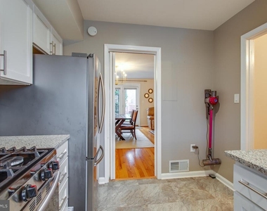 6063 Hardwick Place - Photo Thumbnail 6