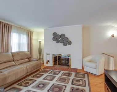 6063 Hardwick Place - Photo Thumbnail 15