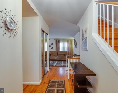 6063 Hardwick Place - Photo Thumbnail 7