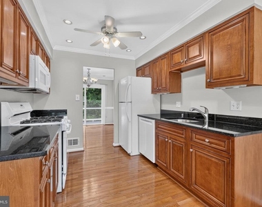8006 Lady Lewis Court - Photo Thumbnail 13